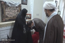 دیدار با خانواده شهدا توفیق الهی است.