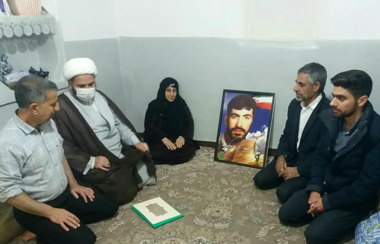 گزارش تصویری دیدار با خانواده شهید علی محمد میر دریکوند